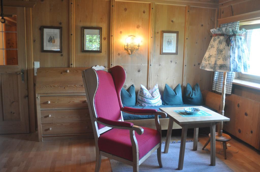 Romantikhotel Almtalhof Gruenau im Almtal Bilik gambar