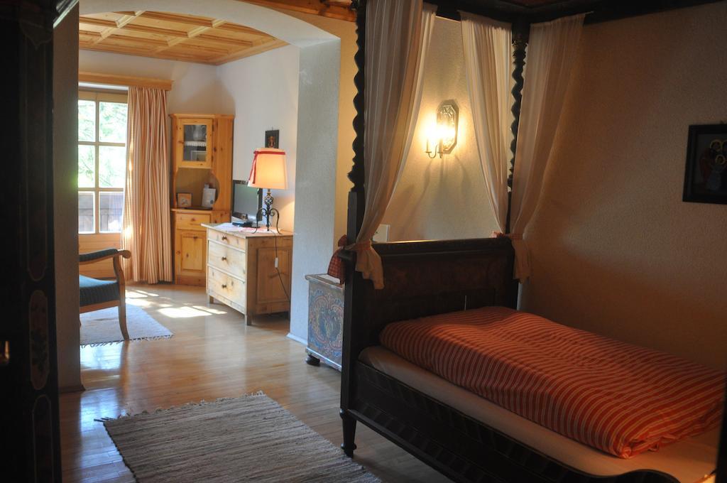 Romantikhotel Almtalhof Gruenau im Almtal Bilik gambar