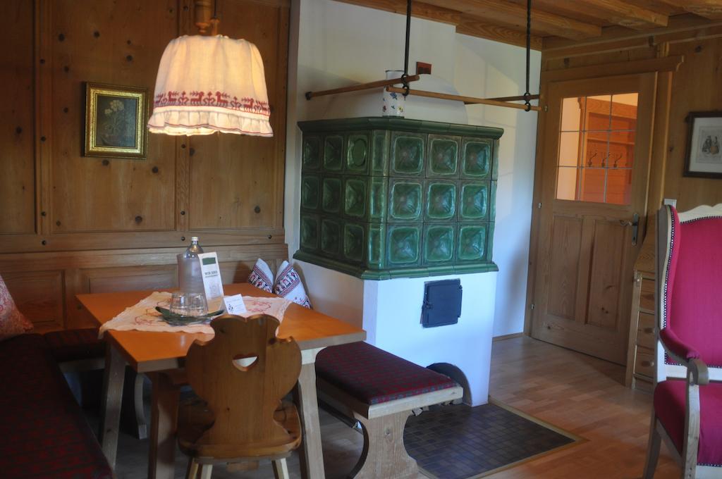 Romantikhotel Almtalhof Gruenau im Almtal Bilik gambar